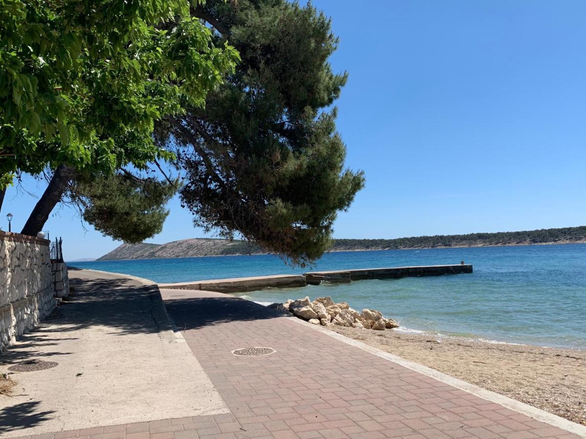 Apartman Theresa Barbat na Rabu Buitenkant foto