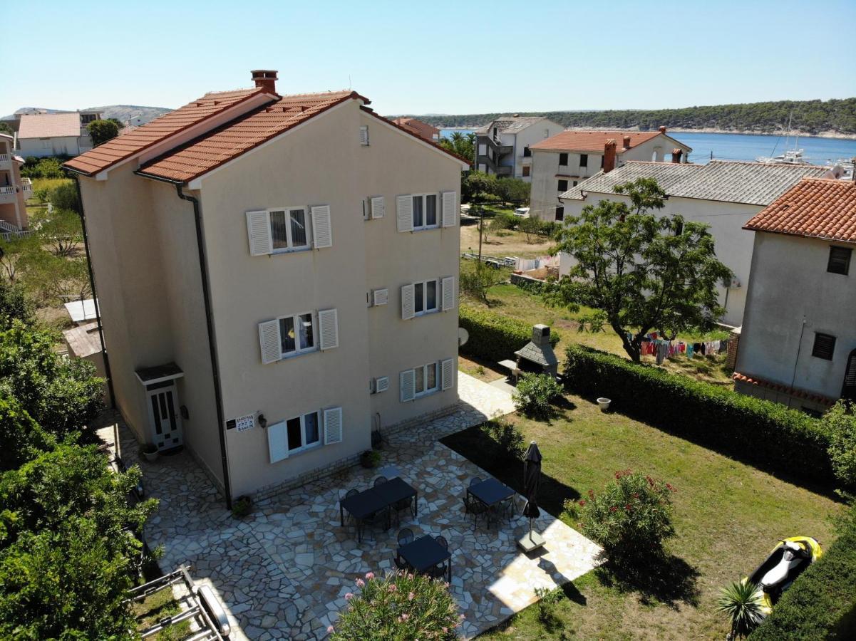 Apartman Theresa Barbat na Rabu Buitenkant foto