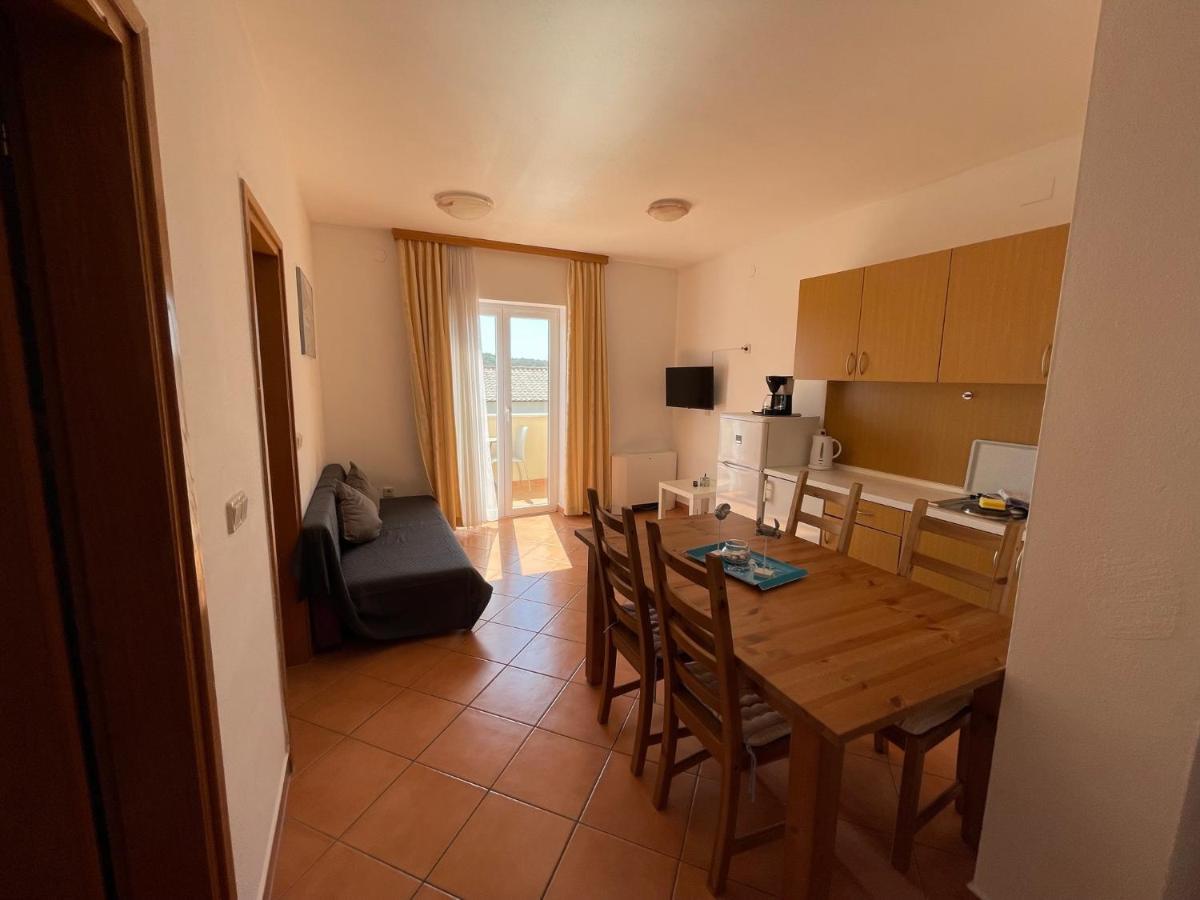 Apartman Theresa Barbat na Rabu Buitenkant foto